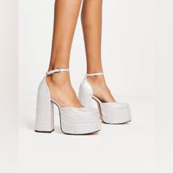 Steve Madden Charlize Silver Rhinestone stacked Platform Heels Size 8 - Picture 2 of 10